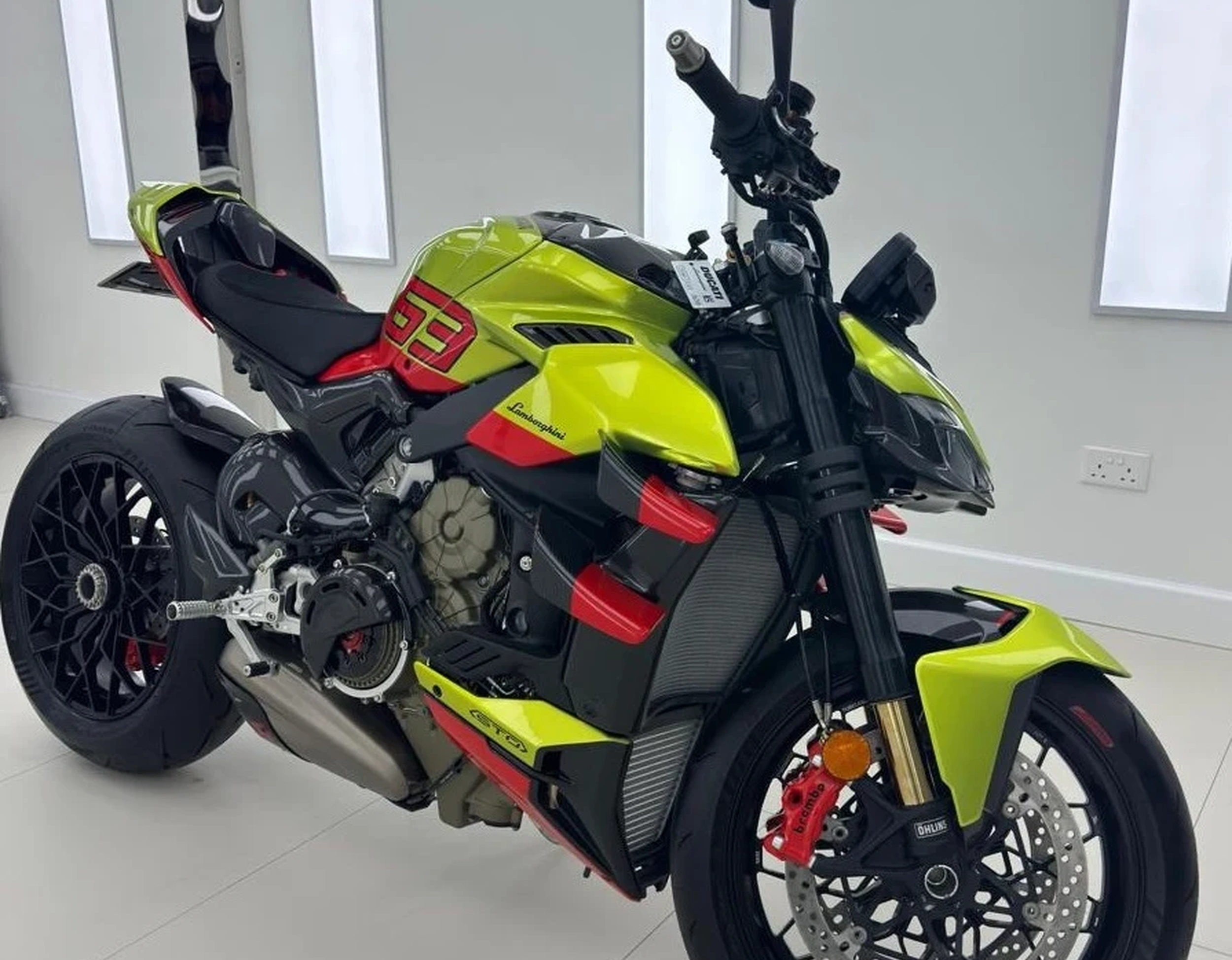 Ein Motorrad mit transparenter HAVERKAMP Lackschutzfolie zum Schutz der Verkleidung vor Steinschlägen.